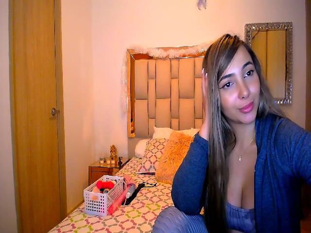 Live sex webcam photo for Lilly_monroe #271620065