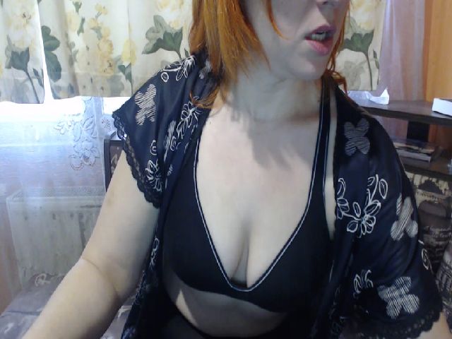 Live sex webcam photo for Foxy_red333 #271619874