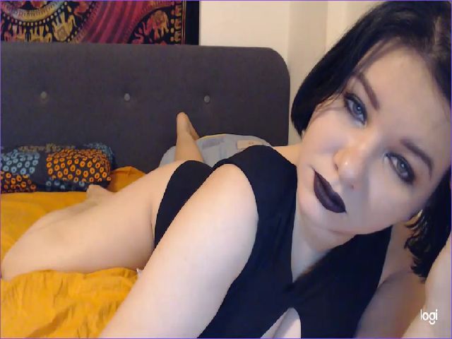 Live sex webcam photo for GoddessEmma #271619589