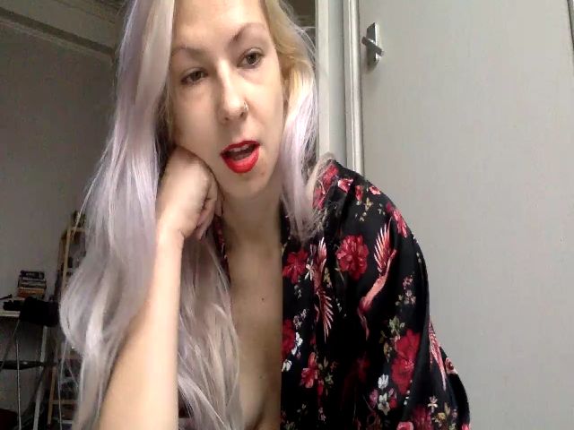 Live sex webcam photo for LeaVixx #271620377