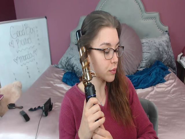 Live sex webcam photo for MistressAlani #271623488