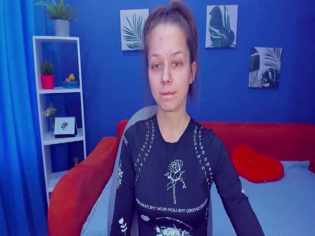 Live sex webcam photo for LianaWild #271619266