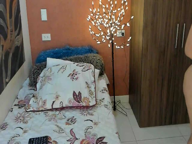 Live sex webcam photo for Forevermanu #271623361