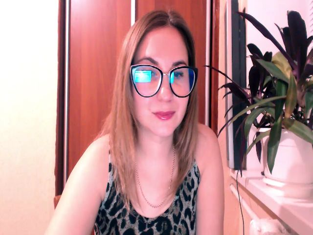 Live sex webcam photo for Kay_Lo #271622684