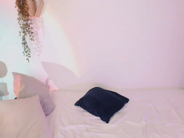 Live sex webcam photo for HarleyQX #271627657