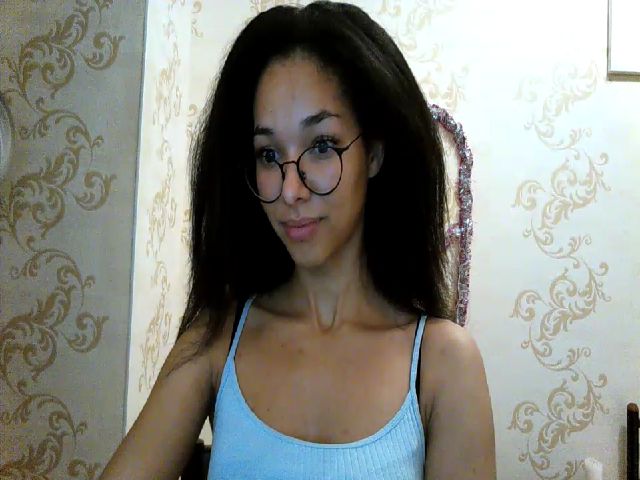 Live sex webcam photo for Carmel_Dee #271627767