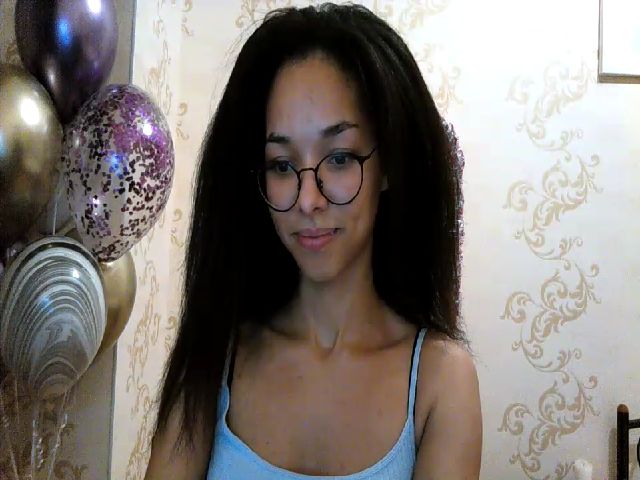 Live sex webcam photo for Carmel_Dee #271627930