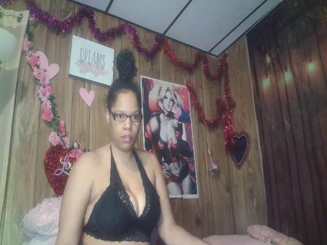 Live sex webcam photo for Pinkrackz100 #271620432