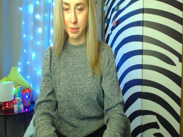 Live sex webcam photo for HeartGirl #271619277