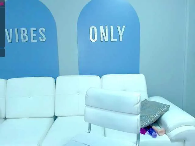 Live sex webcam photo for ToriCross #271624990