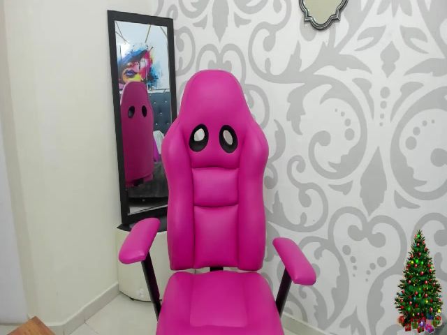 Live sex webcam photo for A_nastasia #271626403