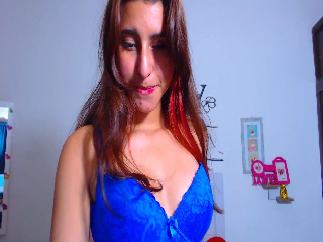Live sex webcam photo for violeta09 #271619718