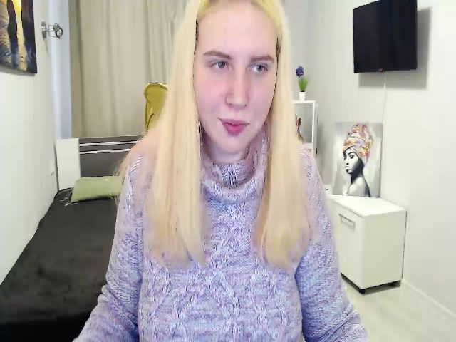 Live sex webcam photo for SweetnessLucy #271619978