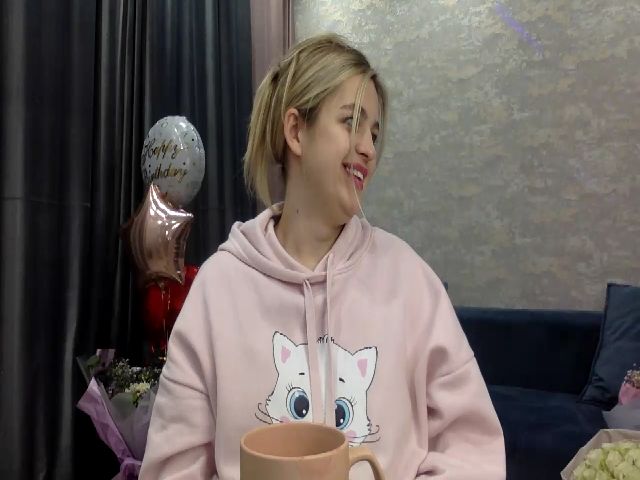 Live sex webcam photo for Princess_Ly2 #271614919