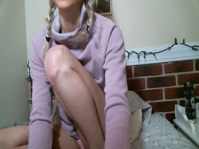 Live sex webcam photo for HaileyWinters #271617502