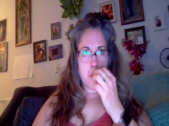 Live sex webcam photo for Laural55 #271616775