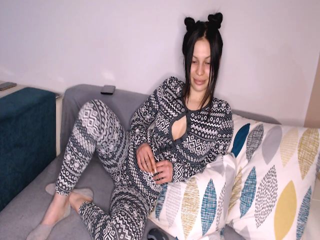 Live sex webcam photo for Alexaiza #271625575