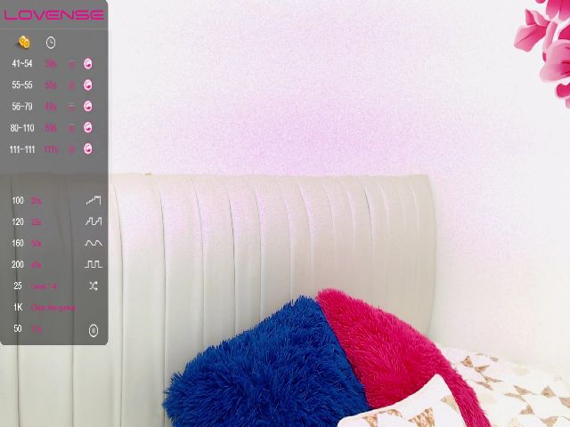 Live sex webcam photo for Aria_26 #271621876