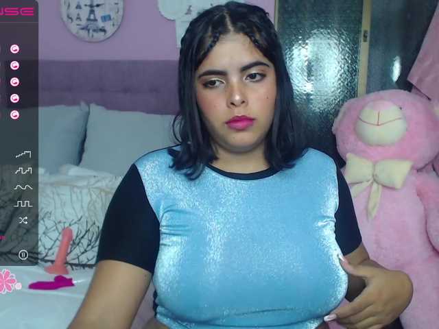 Live sex webcam photo for charllotteros #271618990