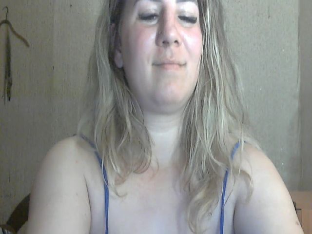 Live sex webcam photo for ChrystalBella #271623792