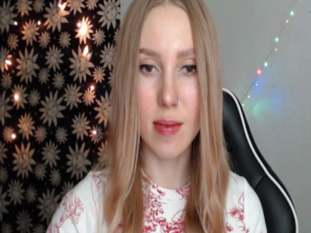 Live sex webcam photo for MagicElfie #271626795