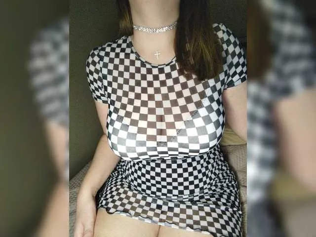 Live sex webcam photo for sweetbun1 #271614976