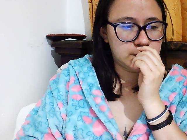 Live sex webcam photo for SexyAngelina #271619032