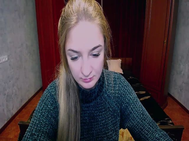 Live sex webcam photo for Sweet__cheeks #271622557