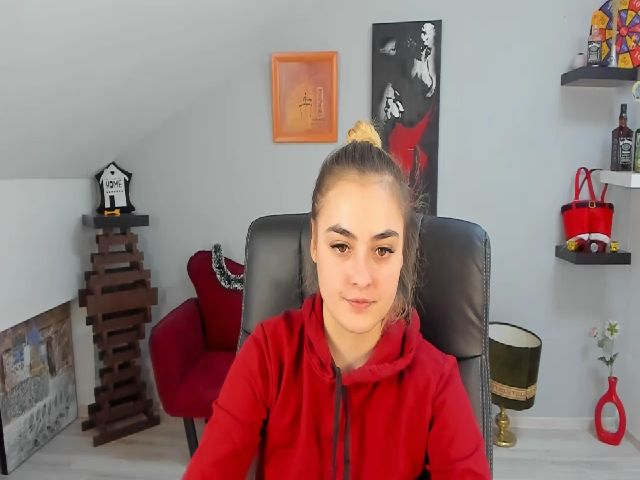 Live sex webcam photo for AdelineCutie #271622113