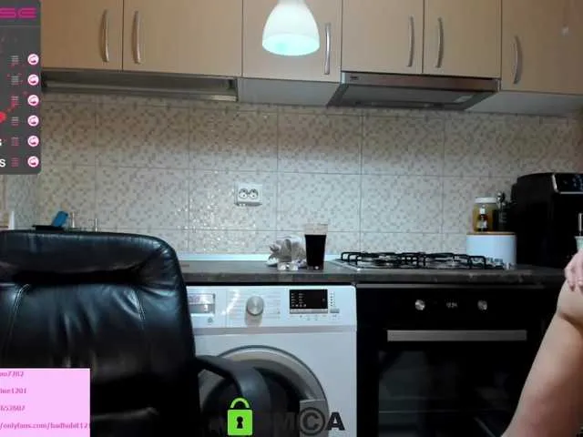 Live sex webcam photo for karo131324 #271618516