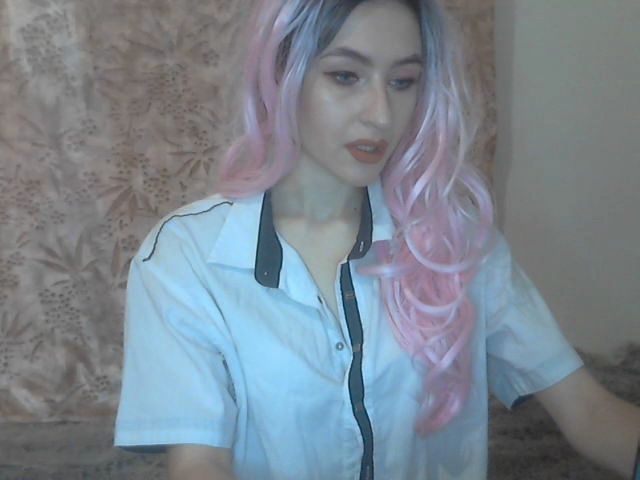 Live sex webcam photo for FannyBunny #271616447