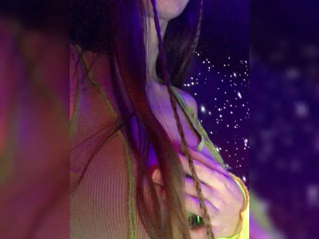 Live sex webcam photo for MrsElena #271615580