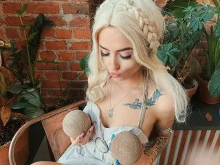 Live sex webcam photo for AlitaXAngel