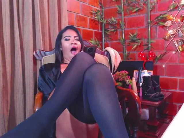 Live sex webcam photo for Victoria-Fox #271633852