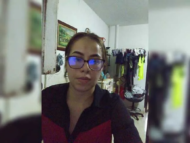 Live sex webcam photo for AliciaKennet #271641132