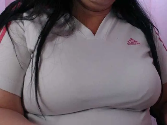 Live sex webcam photo for luzzyhot #271641782