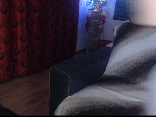 Live sex webcam photo for DivineBlond #287956794