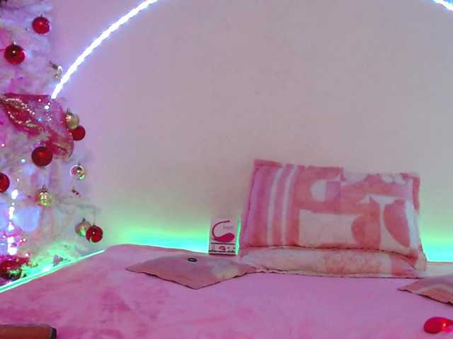 Live sex webcam photo for Body69LyD #271630254