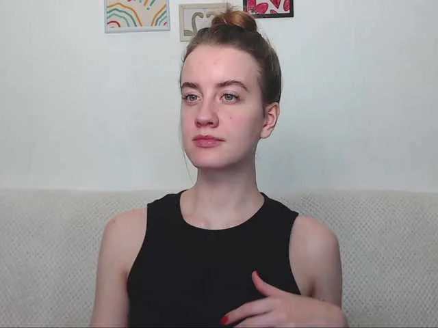 Live sex webcam photo for MuaMuaMary11 #271641143