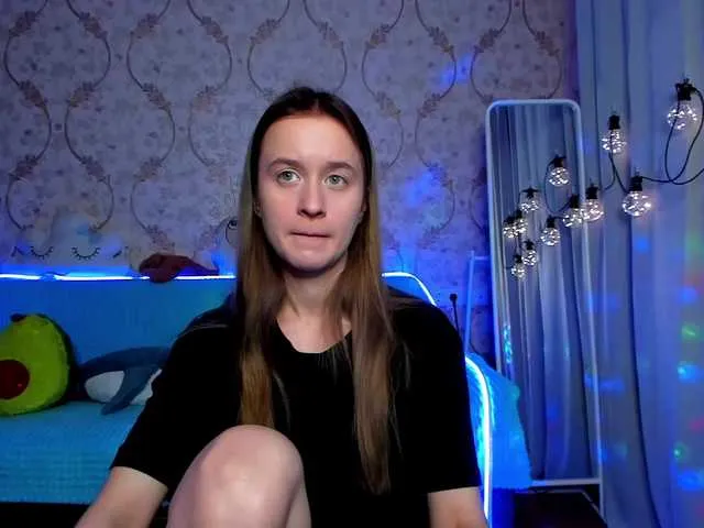 Live sex webcam photo for KiraLiLime #287990233