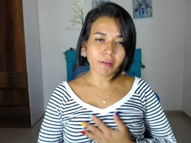 Live sex webcam photo for EVELYN-QUEEN #271634000