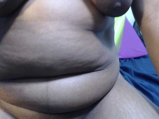 Live sex webcam photo for EMYYLI #271640428