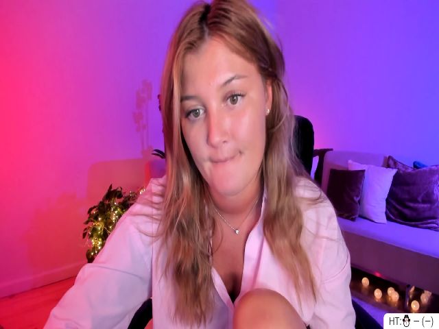 Live sex webcam photo for FIRE_ICE_EMMA #271641935