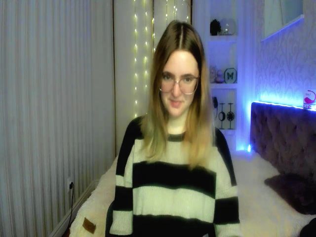 Live sex webcam photo for Ella_Hudson #271637800