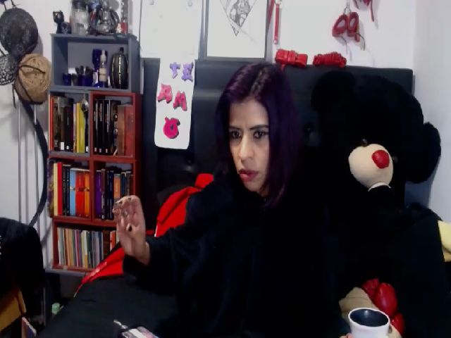 Live sex webcam photo for MilfKatty #271631716