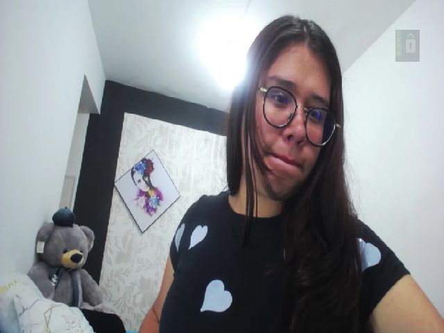 Live sex webcam photo for Marylin_hot10 #271642430