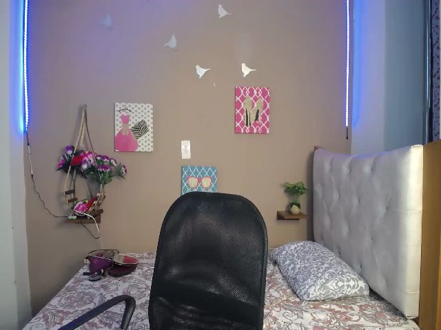 Live sex webcam photo for Mia_palmira #271638425