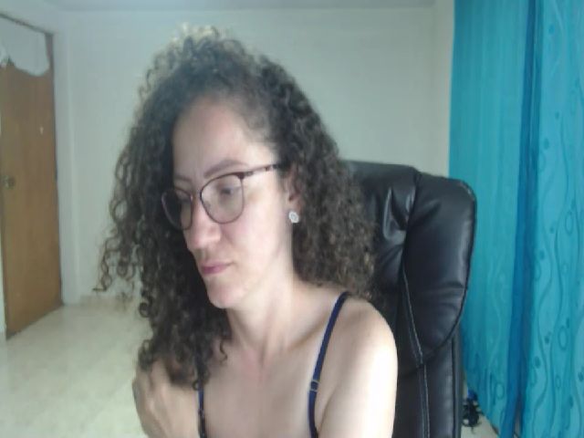 Live sex webcam photo for Romyainara #271635240