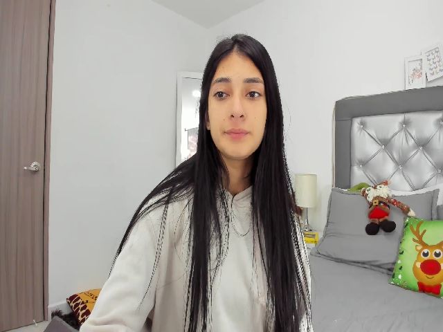 Live sex webcam photo for Emmily_ #271644275