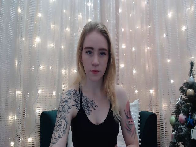 Live sex webcam photo for RedBerryy #271630825